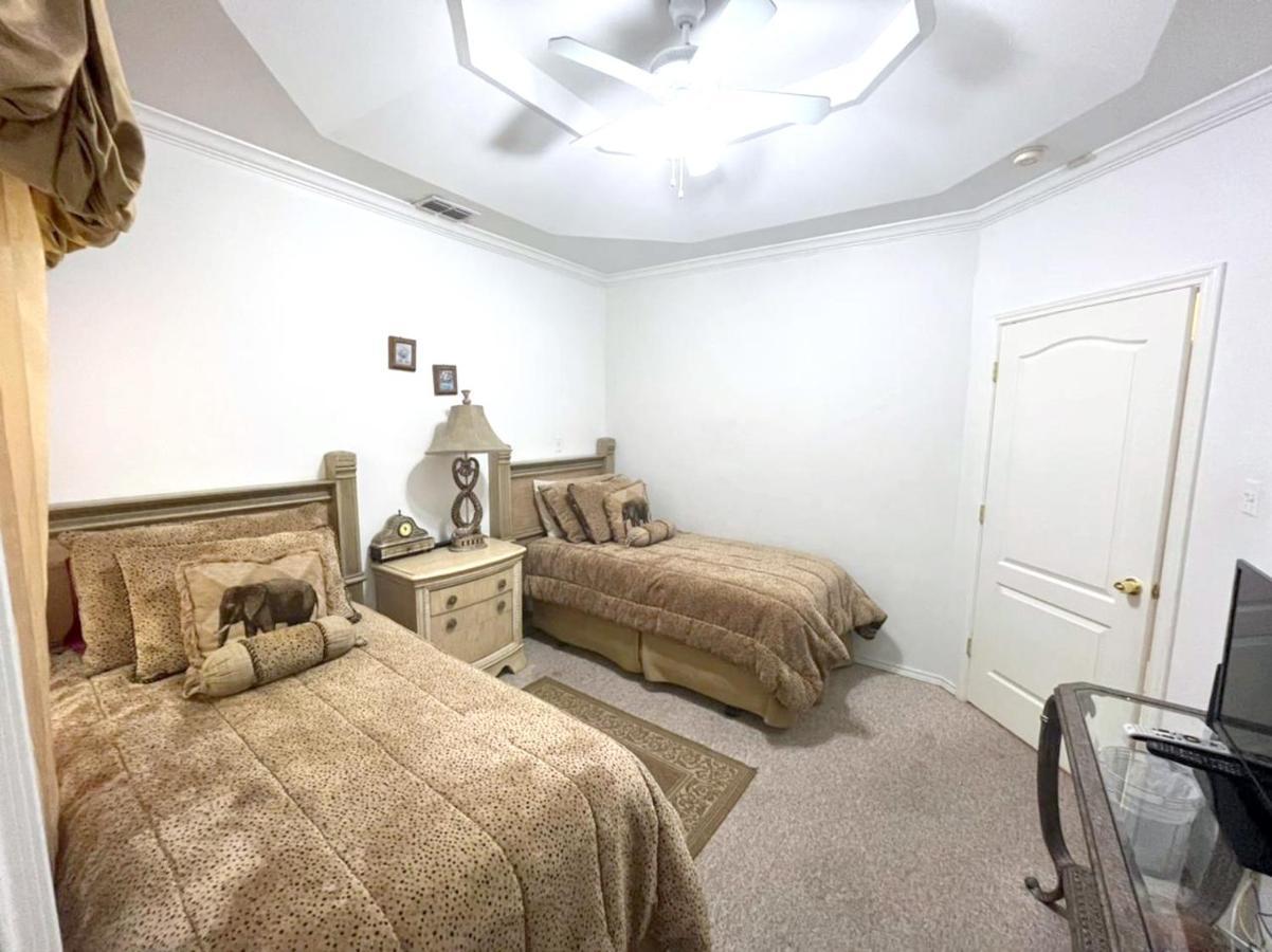 Beautifully Furnished 3Bd 2Br Pool Gated Condo In Mcallen, Tx 法尔 外观 照片