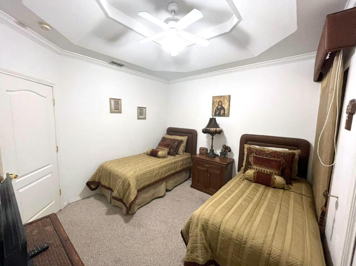 Beautifully Furnished 3Bd 2Br Pool Gated Condo In Mcallen, Tx 法尔 外观 照片