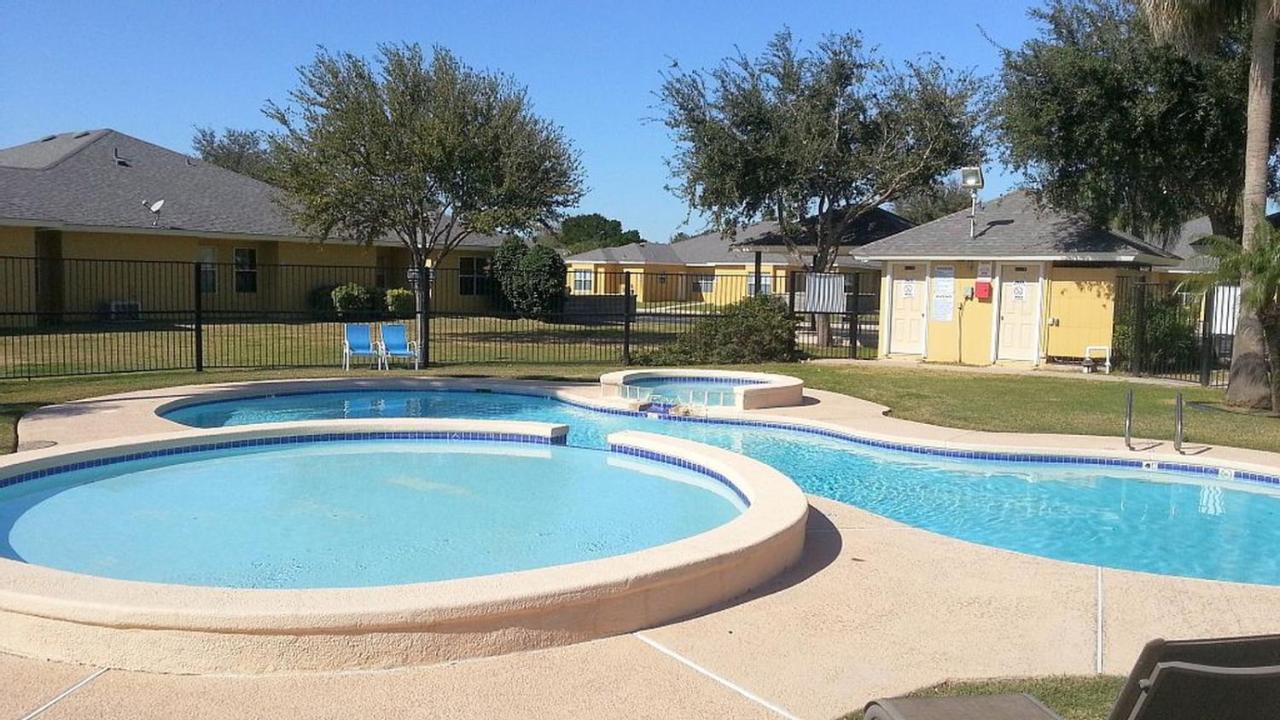Beautifully Furnished 3Bd 2Br Pool Gated Condo In Mcallen, Tx 法尔 外观 照片